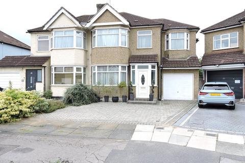 5 bedroom semi-detached house for sale