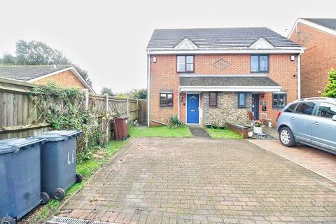 Aberdale Road, Polegate BN26 2 bed semi