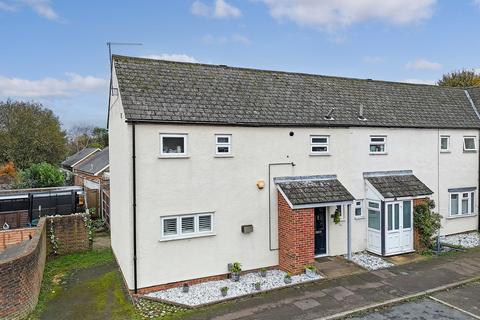 Turners Close, Ongar, CM5 3 bed semi