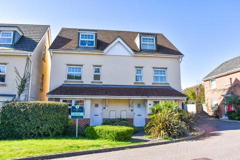 Buckland Gardens, Lymington, SO41 4 bed semi