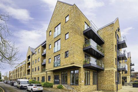 Lion Wharf Road, Isleworth TW7 2 bed flat for sale