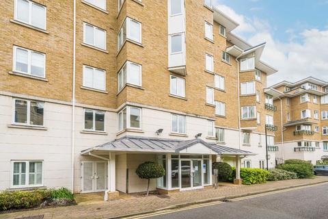 Strand Drive, Richmond TW9 3 bed flat for sale