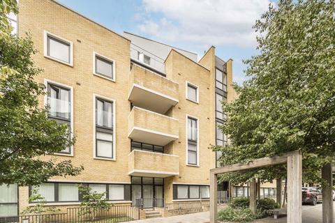 Frazer Nash Close, Isleworth TW7 1 bed flat for sale