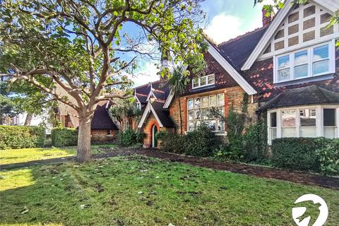 Upper Wickham Lane, Welling, Kent, DA16 2 bed flat for sale