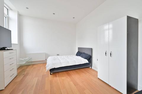 Greenford, Perivale, Greenford, UB6 Studio for sale