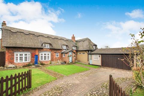 Orchard Ground Farm, Silver Street... 2 bed cottage for sale