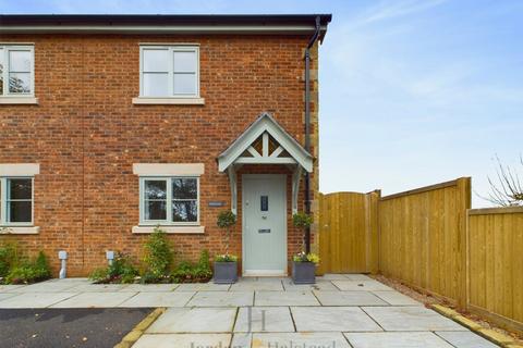 Blakemere Lane, Frodsham WA6 2 bed end of terrace house for sale