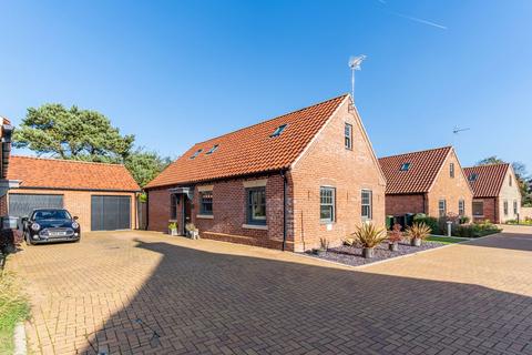 Beck Close, Mundesley 4 bed detached house for sale