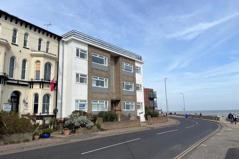 The Parade, WALTON ON THE NAZE, CO14 2 bed ground floor flat for sale