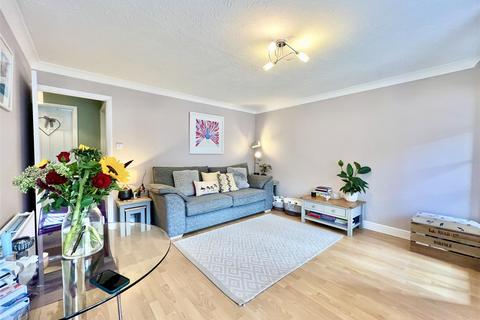 Primrose Hill, Chelmsford 2 bed maisonette for sale