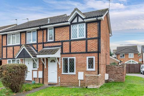Wakefield Close, Byfleet KT14 1 bed end of terrace house for sale