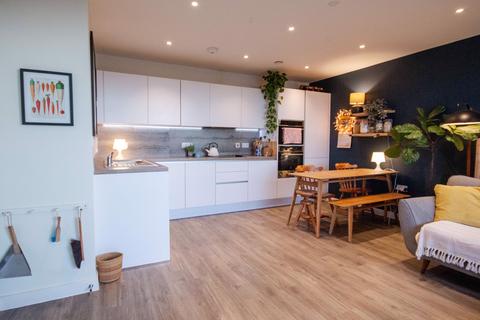 Moorhen Drive, Hawfinch House, NW9 2 bed flat for sale
