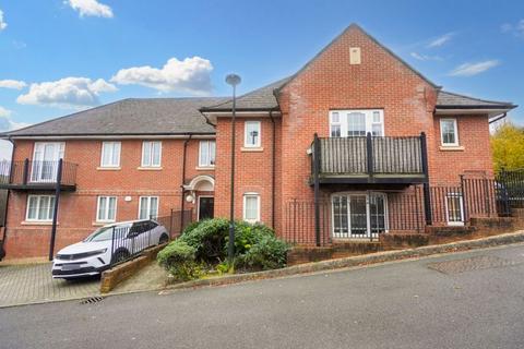 Mallard Place, High Wycombe HP11 2 bed apartment for sale