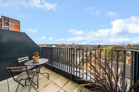 Clarkson Crescent, London 1 bed apartment for sale