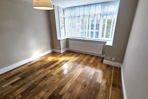 Birchwood Avenue, Hatfield... 1 bed flat for sale