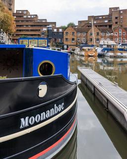 SKD Marina, St Katharine’s Docks... 1 bed houseboat for sale