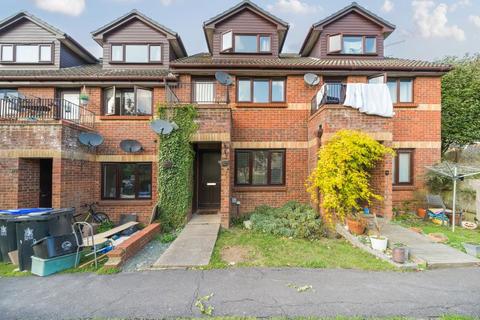 Maypole Road, Taplow, Maidenhead... 1 bed flat for sale