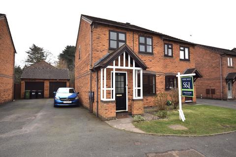 Ridings Close, Market Drayton... 3 bed semi