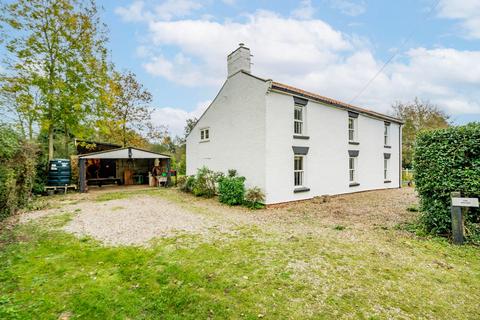 Low Road, Haddiscoe 4 bed detached house for sale