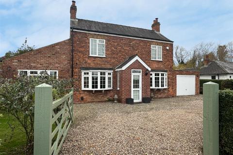 Breighton Road, Bubwith, Selby 3 bed detached house for sale