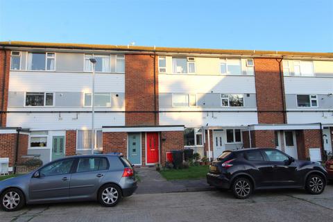 Magdalen Court, Broadstairs 2 bed maisonette for sale