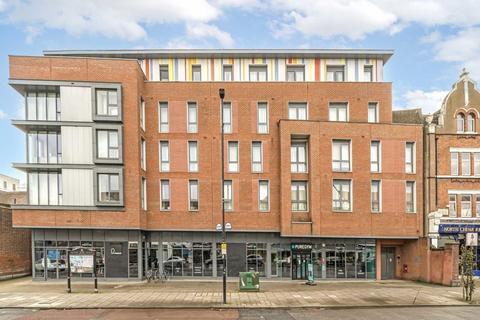 Uxbridge Road, London W3 1 bed flat for sale