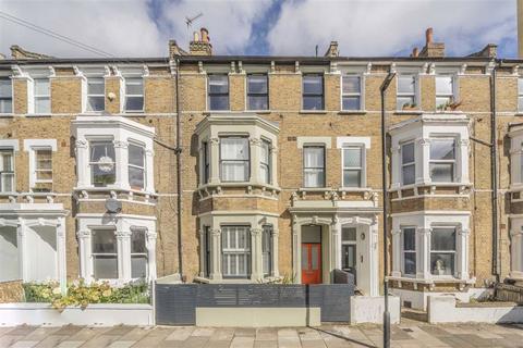 Clitheroe Road, London SW9 3 bed flat for sale