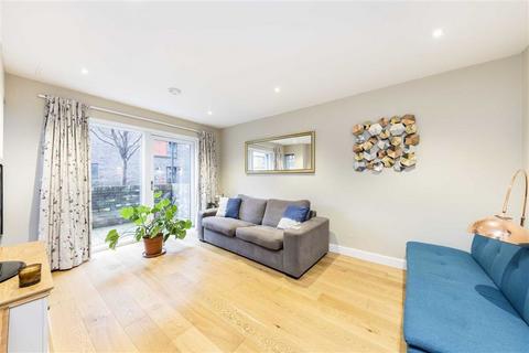 Peartree Way, London SE10 3 bed flat for sale