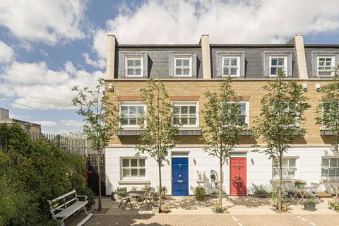 Penny Farthing Mews, Hampton TW12 3 bed house for sale