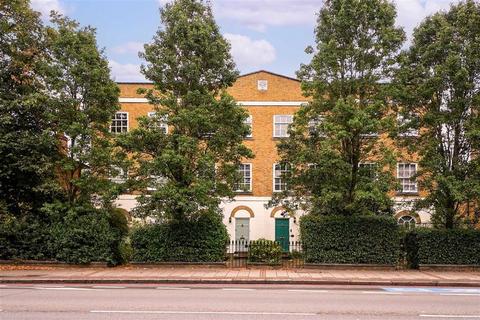 Clapham Road, London SW9 3 bed house for sale