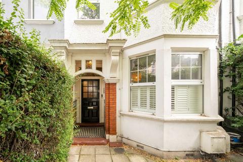 Brondesbury Park, London NW2 2 bed flat for sale