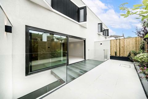 Rigeley Mews, London NW10 5 bed house for sale