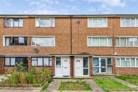 Courtlands Avenue, London SE12 2 bed maisonette for sale