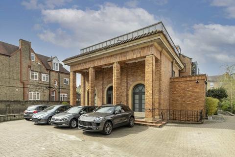 Gwendolen Avenue, London SW15 3 bed flat for sale