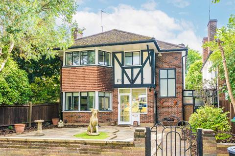 Ellesmere Road, Twickenham TW1 3 bed detached house for sale