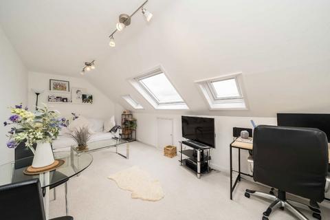 Garratt Terrace, London SW17 1 bed flat for sale