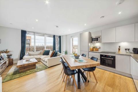 Summerstown, London SW17 2 bed flat for sale