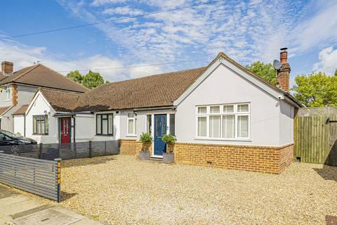 Lyndhurst Avenue, Whitton TW2 2 bed bungalow for sale