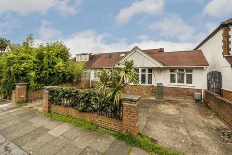 Ellerman Avenue, Twickenham TW2 5 bed semi