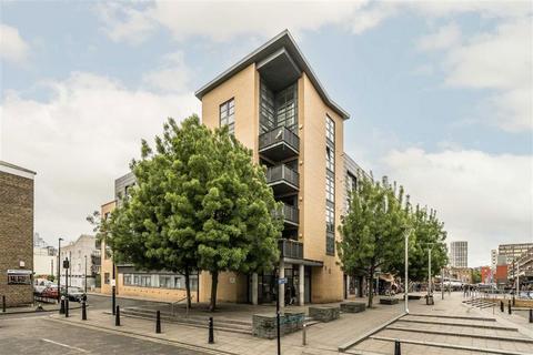 Watney Street, London E1 2 bed flat for sale