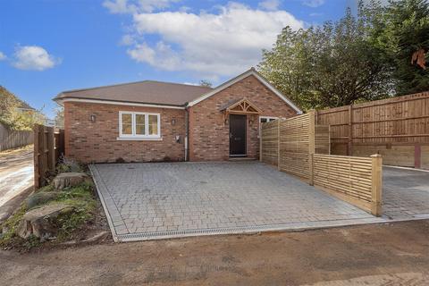 Moreton End Lane, Harpenden 2 bed detached bungalow for sale