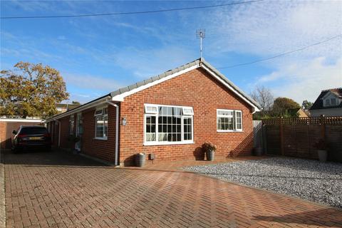 Oak Road, New Milton, Hampshire, BH25 4 bed bungalow for sale