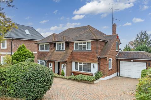 Chigwell IG7 4 bed detached house for sale