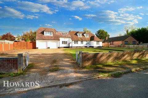 Woodland Avenue, Beccles 4 bed detached house for sale