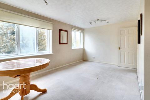 Churchill Close, Dartford 1 bed flat for sale