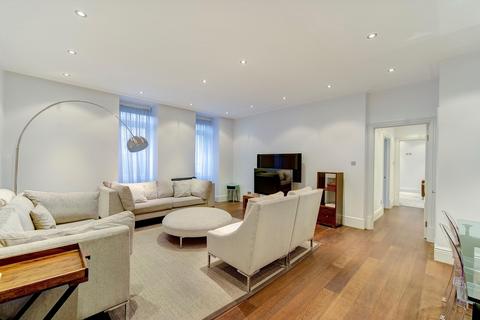 Savoy Court, Covent Garden, London, WC2R 2 bed flat for sale