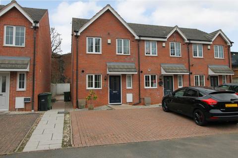 Melvyn Close, Stourbridge, DY8 2 bed end of terrace house for sale