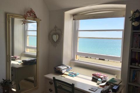 Brunswick Terrace, Hove 2 bed flat for sale