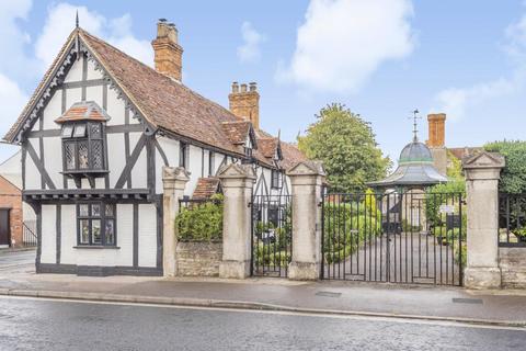 High Street, Thame 3 bed house for sale