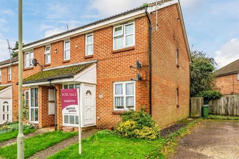 MARKHAM ROAD, CAPEL, RH5 1 bed maisonette for sale